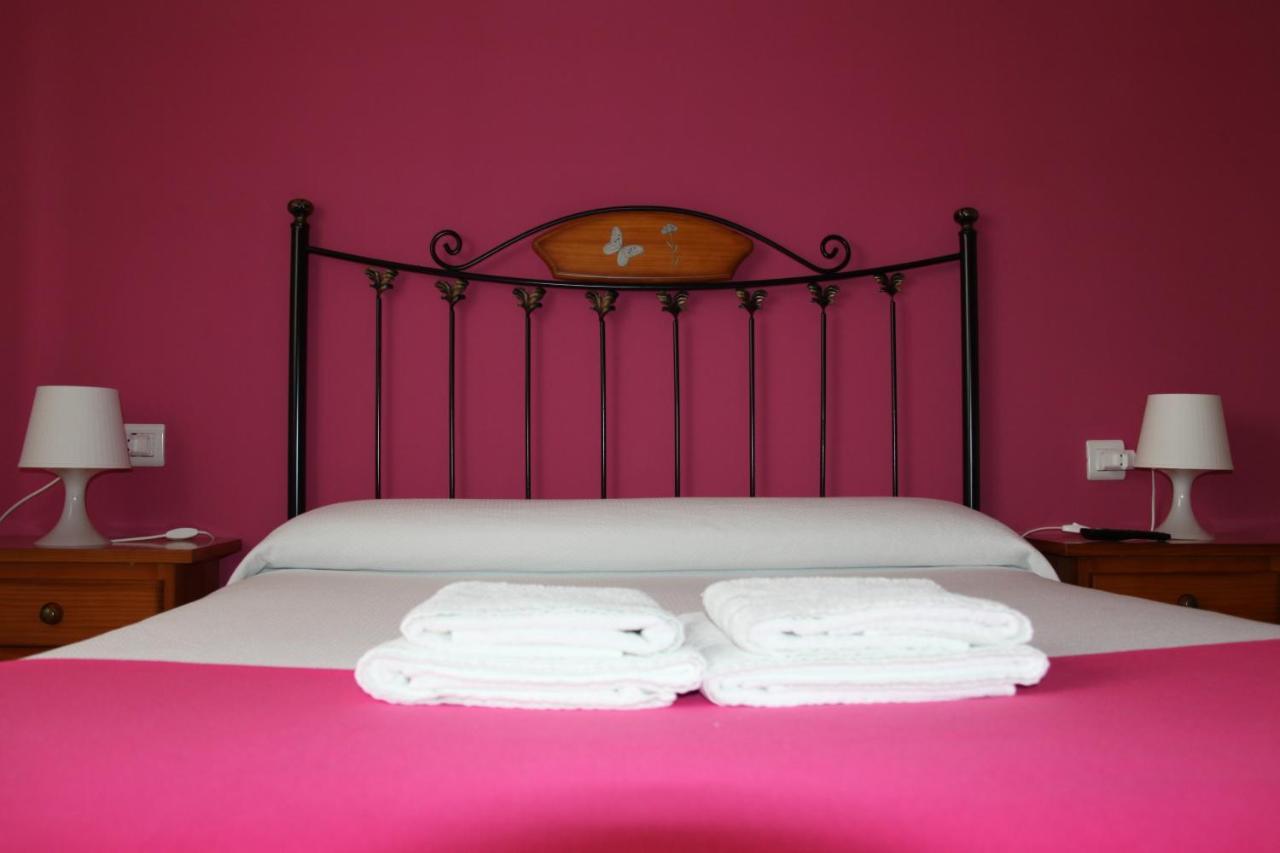 Venecia Bed&Breakfast Villafranca Del Bierzo Bagian luar foto