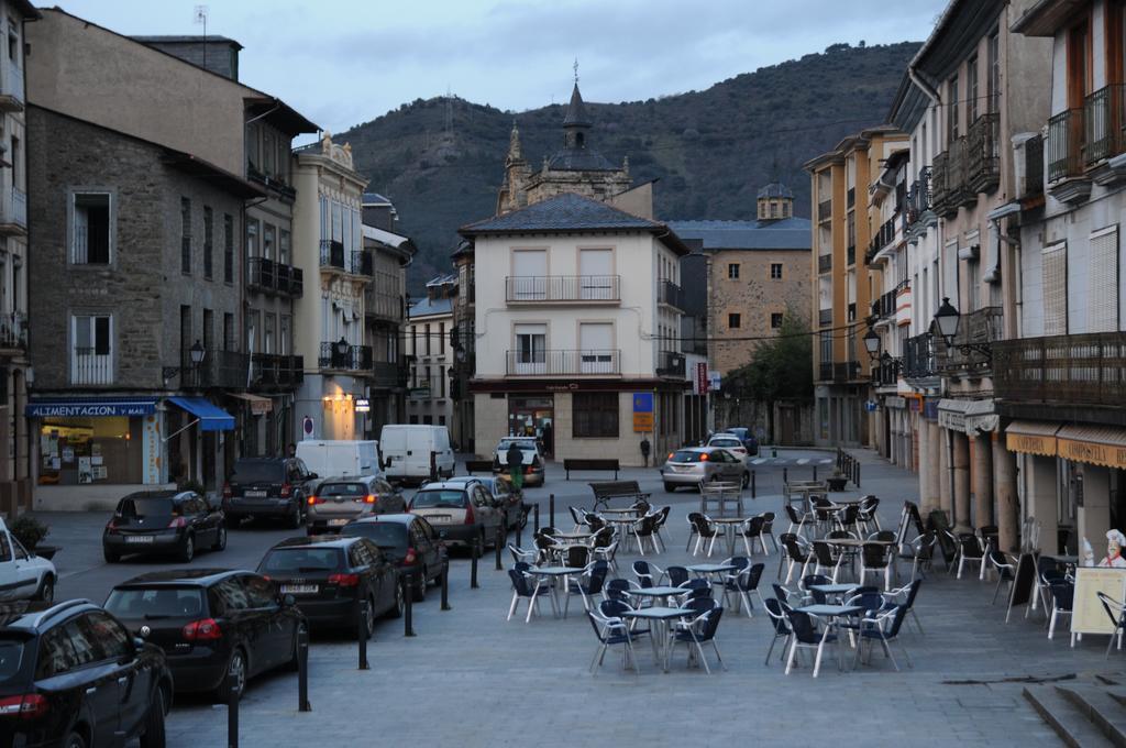 Venecia Bed&Breakfast Villafranca Del Bierzo Bagian luar foto