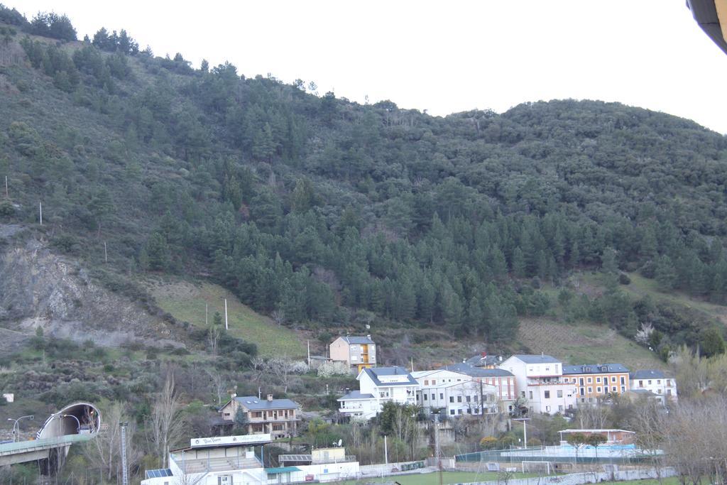 Venecia Bed&Breakfast Villafranca Del Bierzo Bagian luar foto