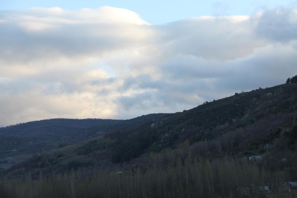 Venecia Bed&Breakfast Villafranca Del Bierzo Bagian luar foto