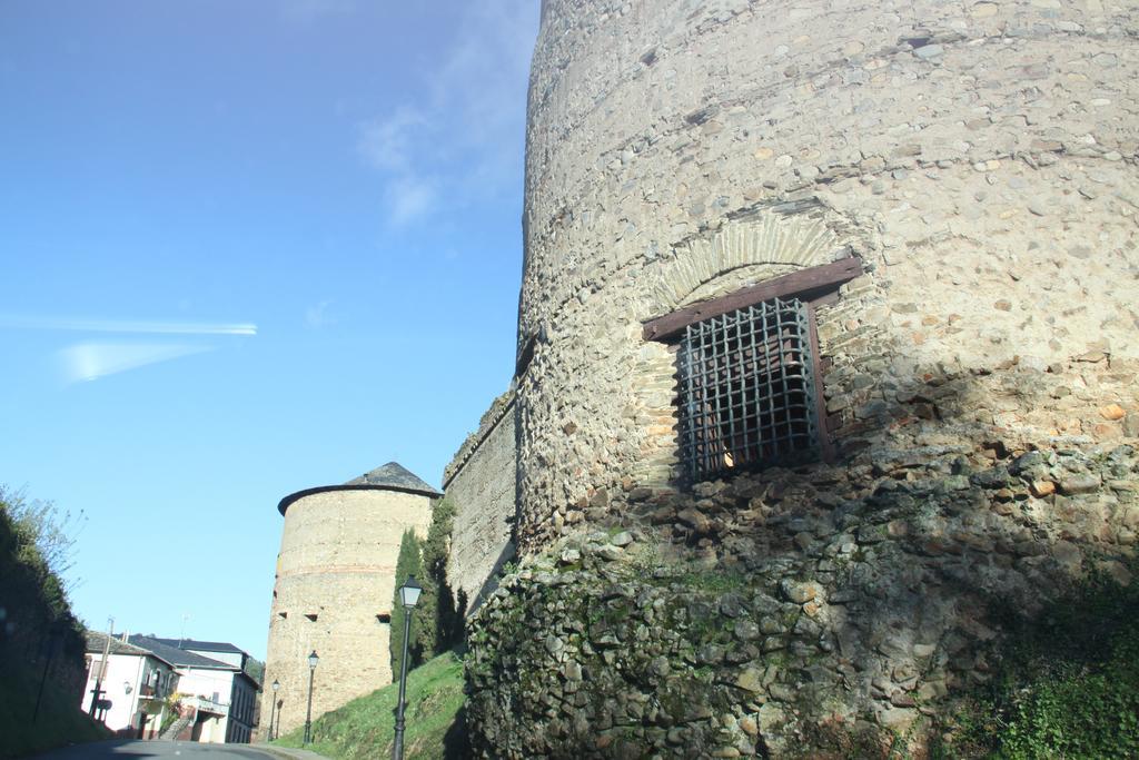 Venecia Bed&Breakfast Villafranca Del Bierzo Bagian luar foto